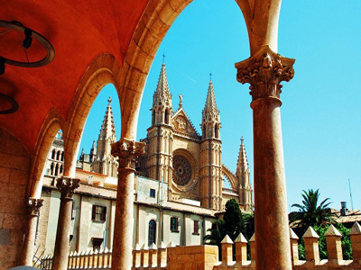 Tour por el centro de Palma de Mallorca con entrada a la Catedral  logo